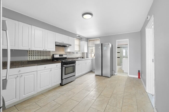 Building Photo - 6113 Washington St