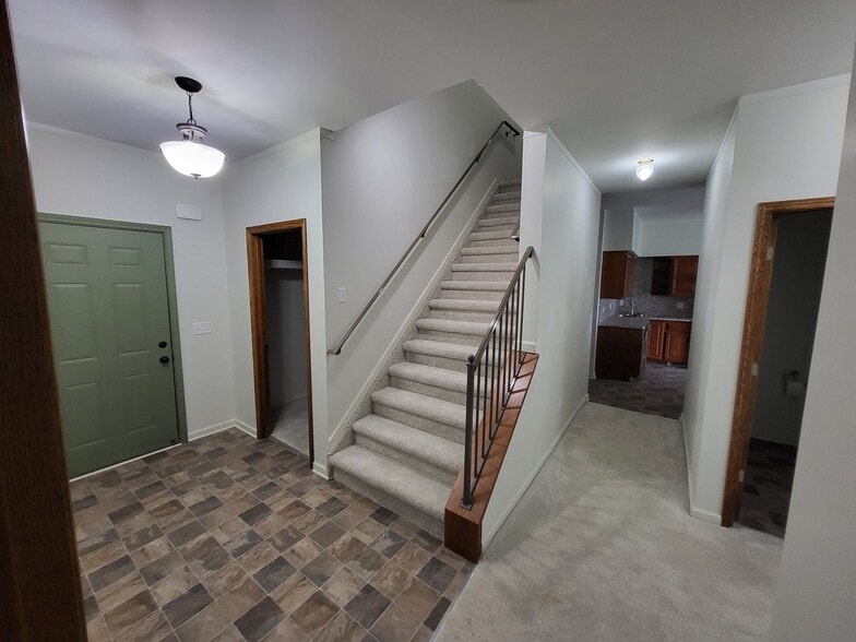 Building Photo - 11719 21 Mile Rd