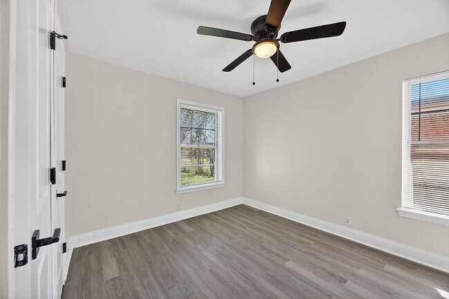 Building Photo - 108 Dupont Cir