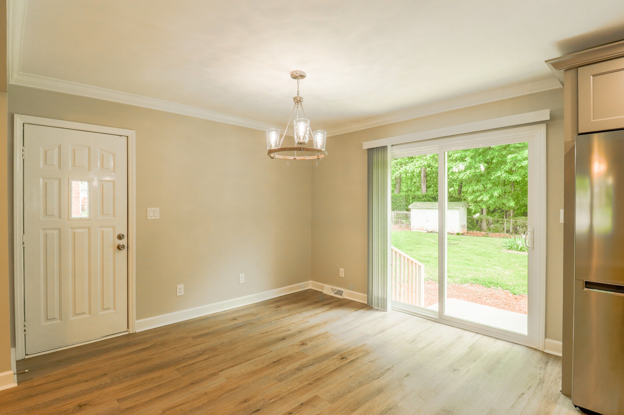 Building Photo - 2608 Meadow Lark Ln