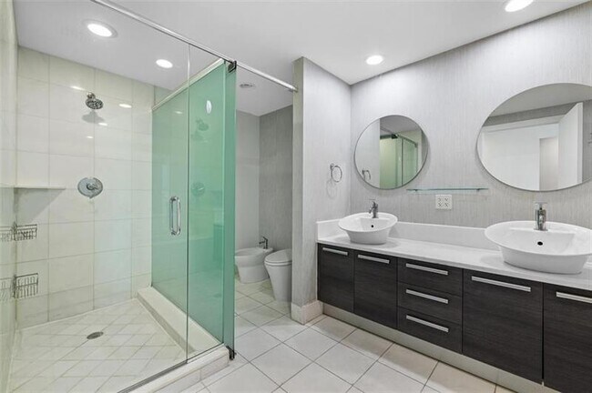 Building Photo - 2950 NE 188th St