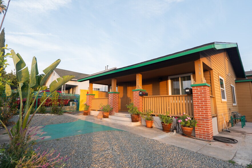 Building Photo - 940 S Bernal Ave