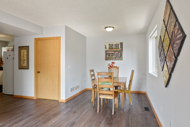 Building Photo - 619-625 Snelling Ave N