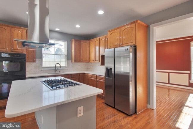 Building Photo - 15309 Lions Den Rd