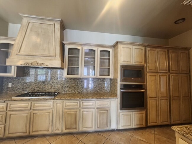 Building Photo - 2331 Calloway Dr