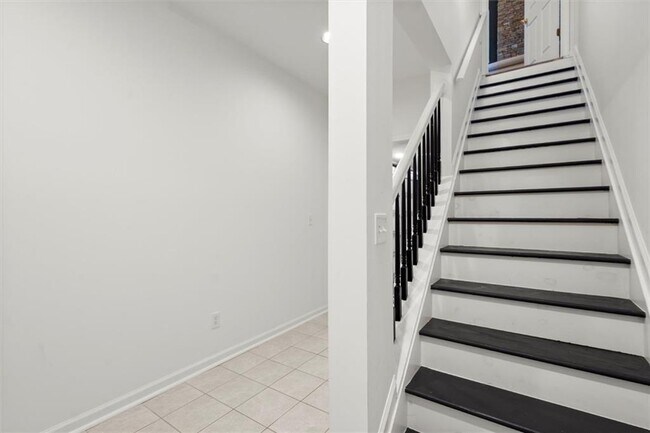 Building Photo - 4020 Walnut Creek Trail