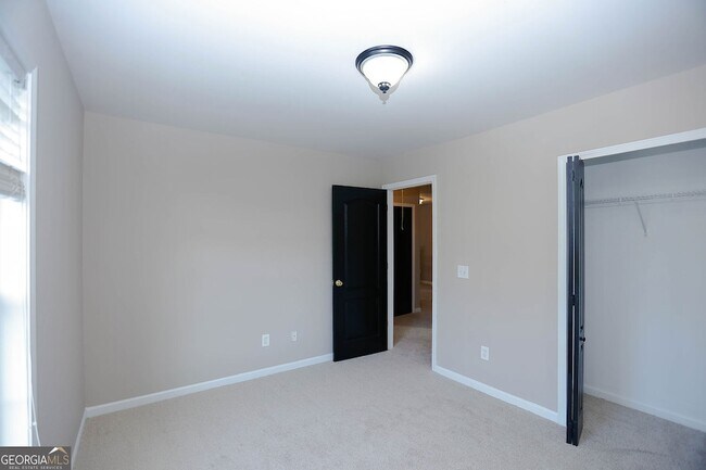 Building Photo - 3380 Gables Ct