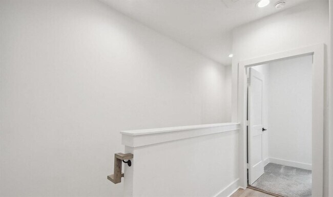Building Photo - 6424 Highland Pine Ln