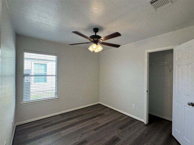 Building Photo - 21543 Falvel Misty Dr