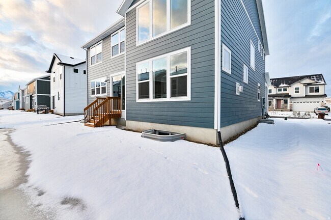 Building Photo - 4366 E Willow Oak Way