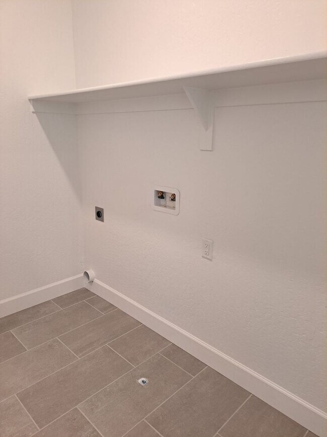 Building Photo - Brand New Home – AVAILABLE SOON!