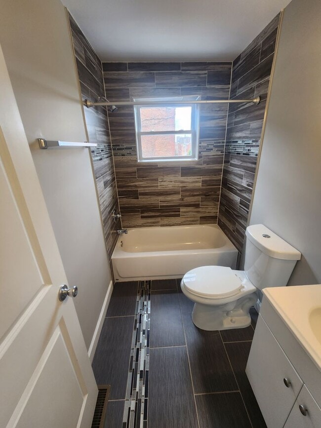 Building Photo - Beautiful Home in West baltimore