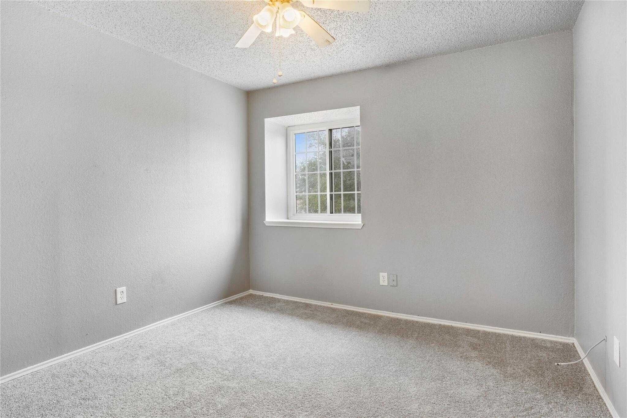 Building Photo - 10243 Oak Branch Ln