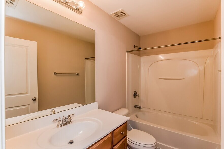 Building Photo - 206 Shaw Dr