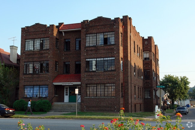 Primary Photo - 339 6th Ave