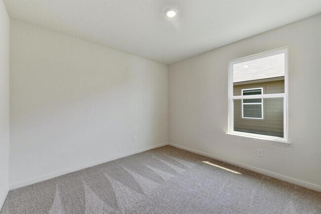 Building Photo - 18520 Quiet Range Dr