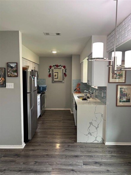 Building Photo - 2518 Cockburn Dr