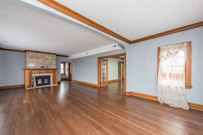 Building Photo - 415 W Ridgeland Ave