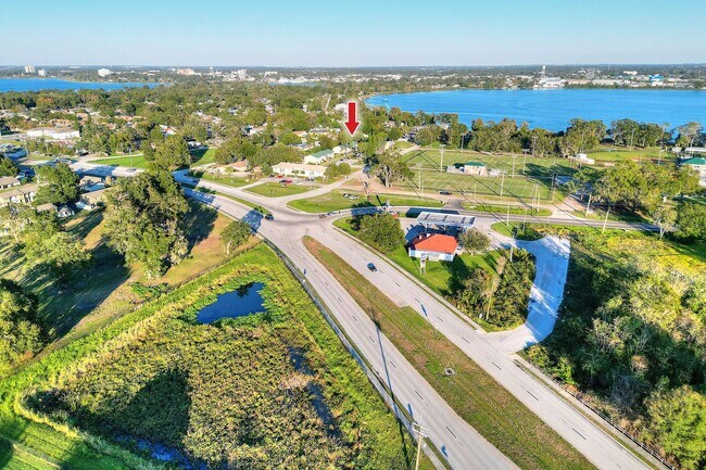 Building Photo - 2 Bedroom Townhouse with Views of County P...