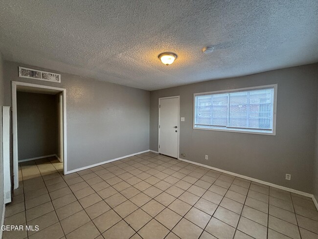 Building Photo - 3906 Harrison Ave