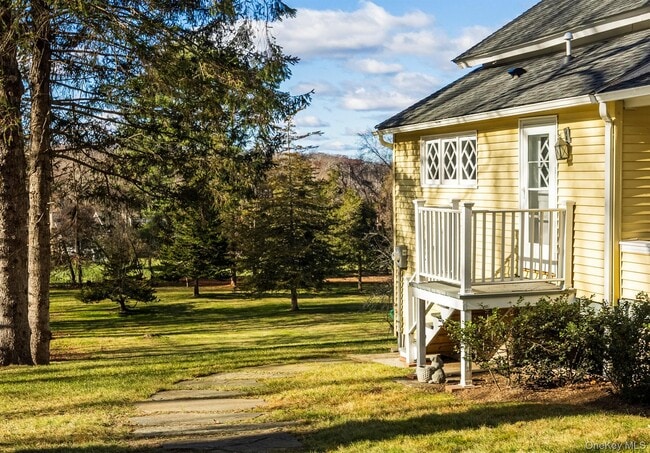 Building Photo - 6 Starr Ridge Rd