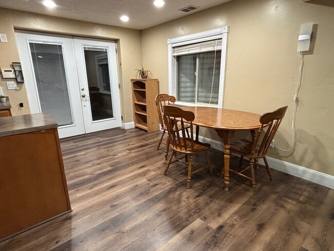 Building Photo - 2952 Sandpiper Rd