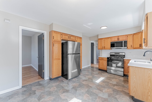 Building Photo - 2036 N 72nd Ct