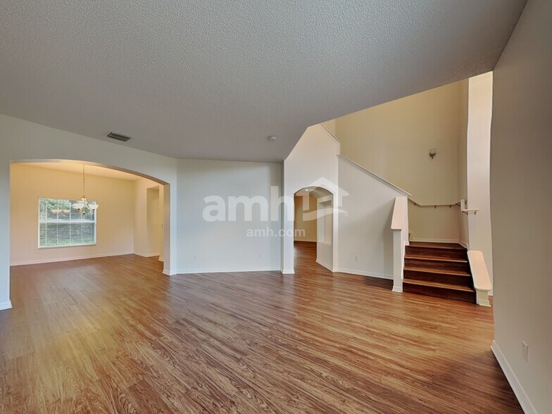 Building Photo - 1921 Darlin Cir