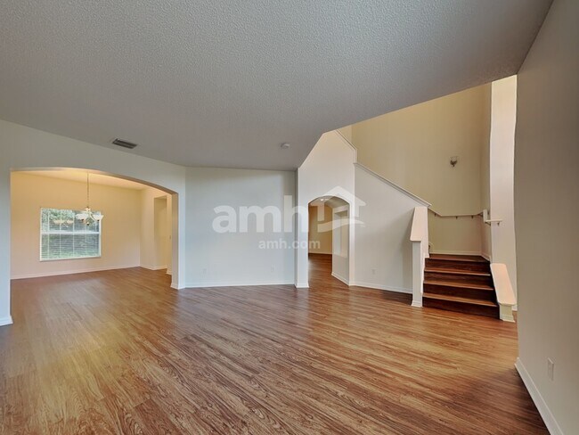 Building Photo - 1921 Darlin Cir