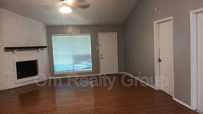 Building Photo - 7107 Briarfield Dr