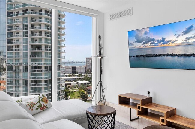 Building Photo - 200 Sunny Isles Blvd