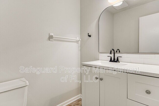 Building Photo - 4173 Ravenwood Dr