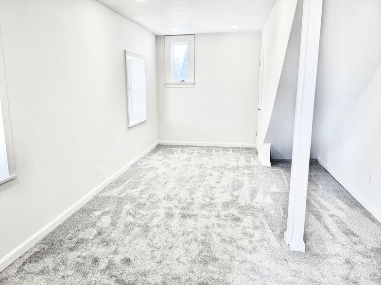 Building Photo - 6749 Eastern Ave