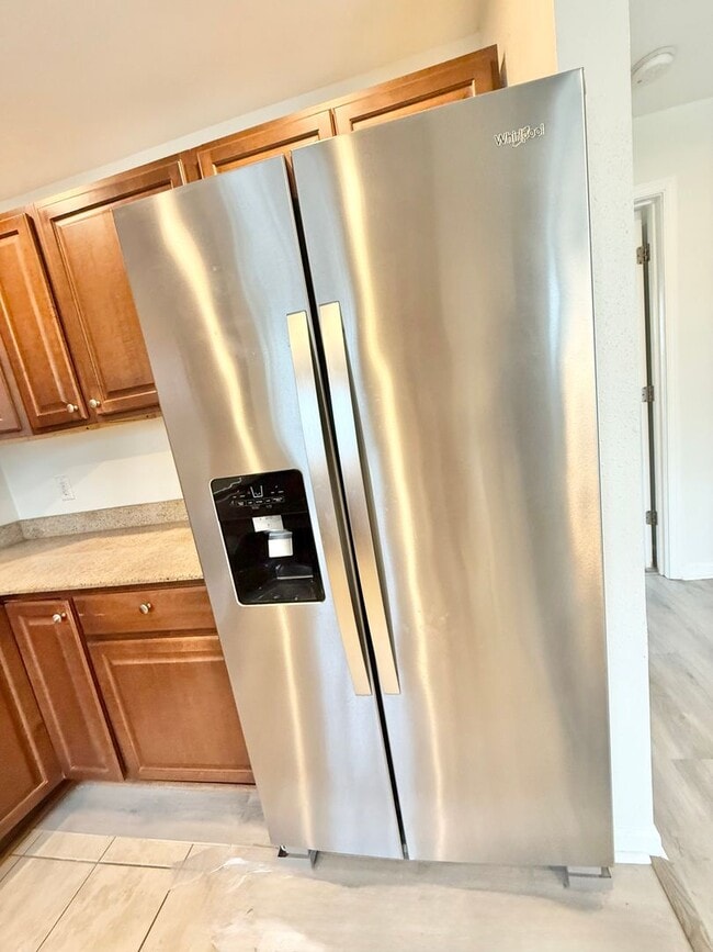 Building Photo - **4bed near MIL base- GRANITE/STAINLESS STEEL Appliances~ Roomates welcome!