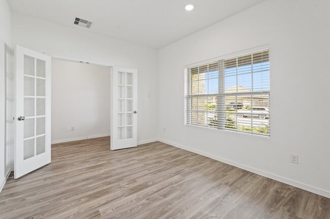 Building Photo - 5403 Still Mdw Ln
