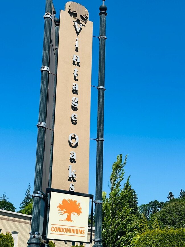 Building Photo - Charming Condo in Terrific Salmon Creek Location