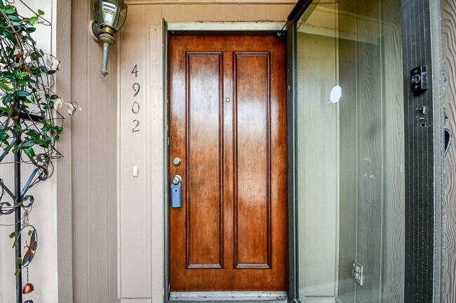 Building Photo - 4902 Rainwater Dr
