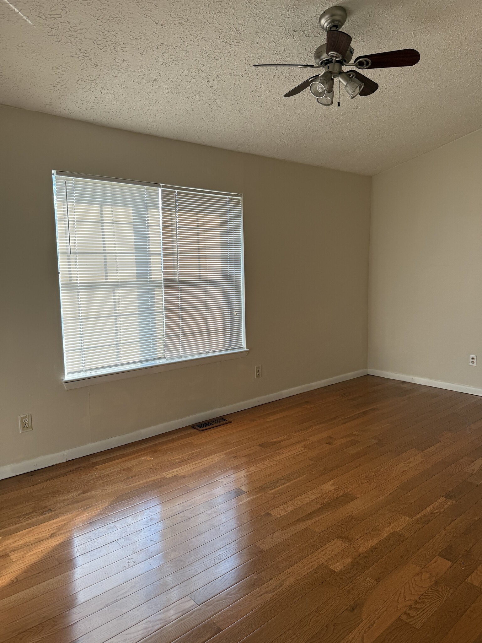 Bedroom 1 - 63 Riverchase Dr
