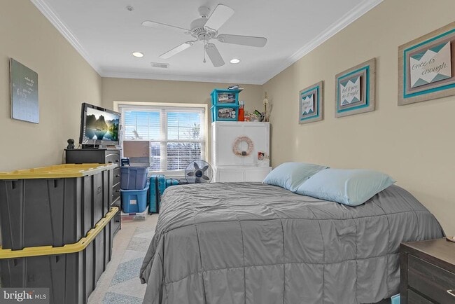 Building Photo - 21855 Locomotive Terrace