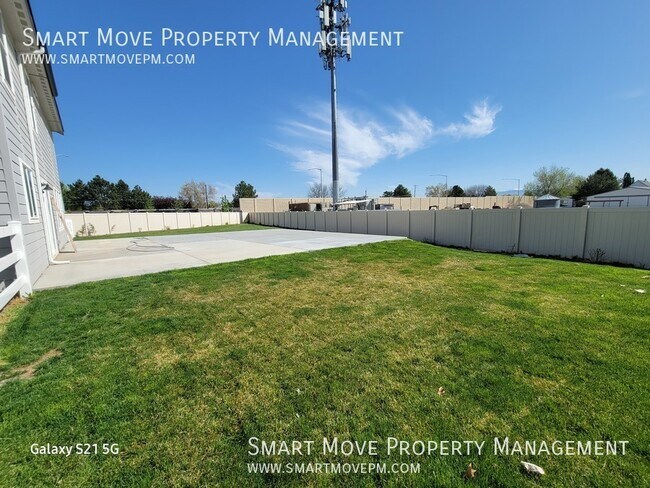Building Photo - 6322 N Seacliff Ave
