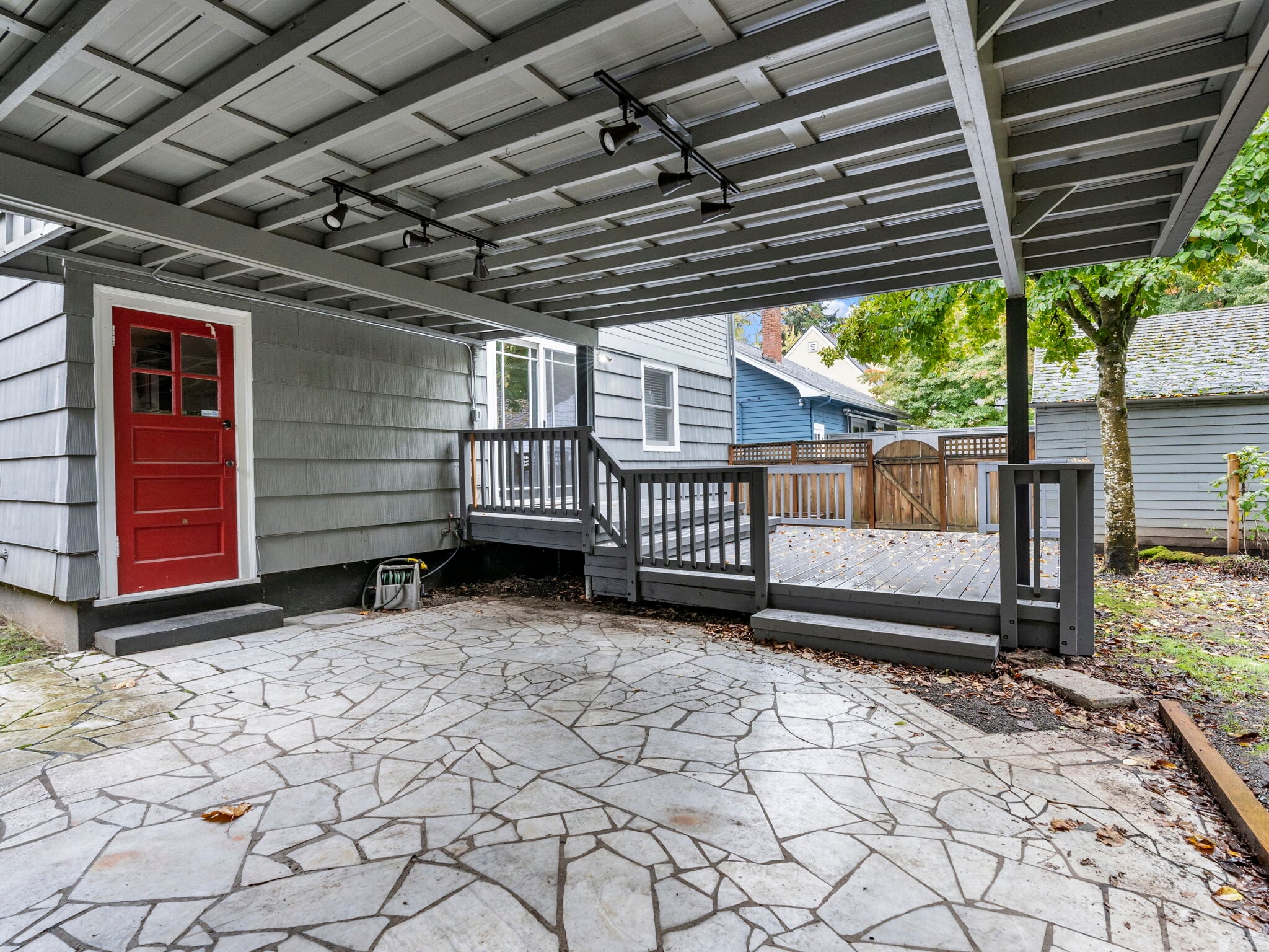 Building Photo - 2605 NE 35th Ave