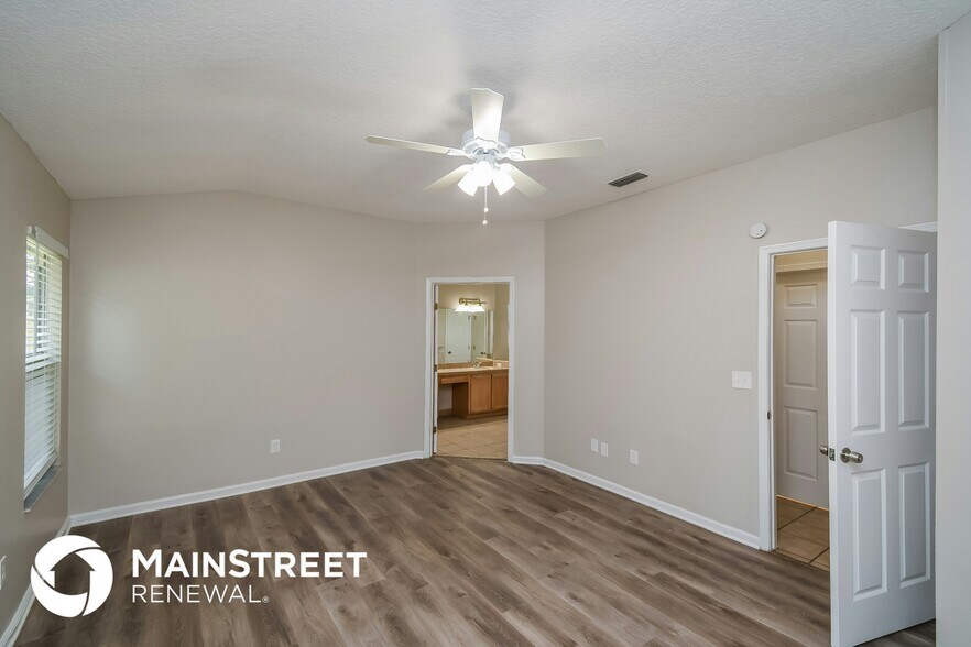 Building Photo - 579 Charles Pinckney St