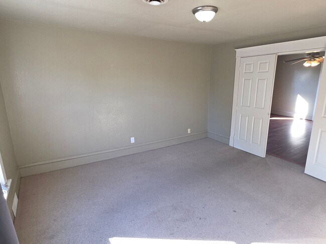 Building Photo - 1214 Hamilton St