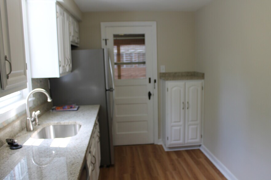 Building Photo - 300 Barclay Avenue