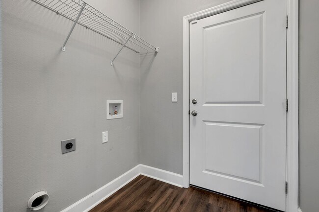 Building Photo - 4497 River Breeze Ln