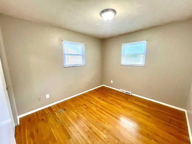 Building Photo - Charming 3 Bedroom Home in Florissant – Pr...