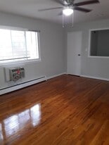 Building Photo - 180 Littleton Rd