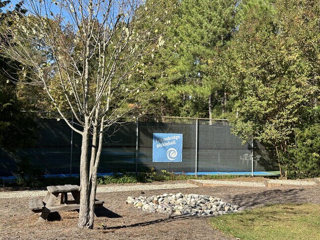 Building Photo - 8 Weybridge Pl