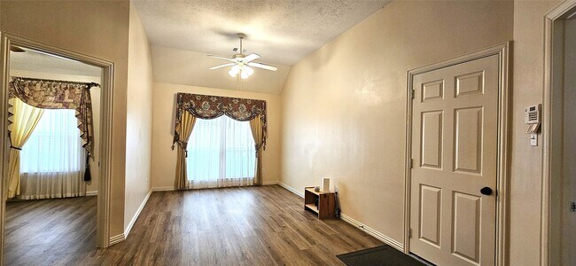 Building Photo - 13415 Highland Park Ct
