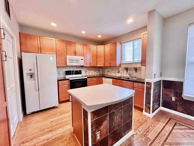 Primary Photo - 7700 E Academy Blvd